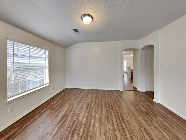 Building Photo - 17602 Coventry Oaks Dr