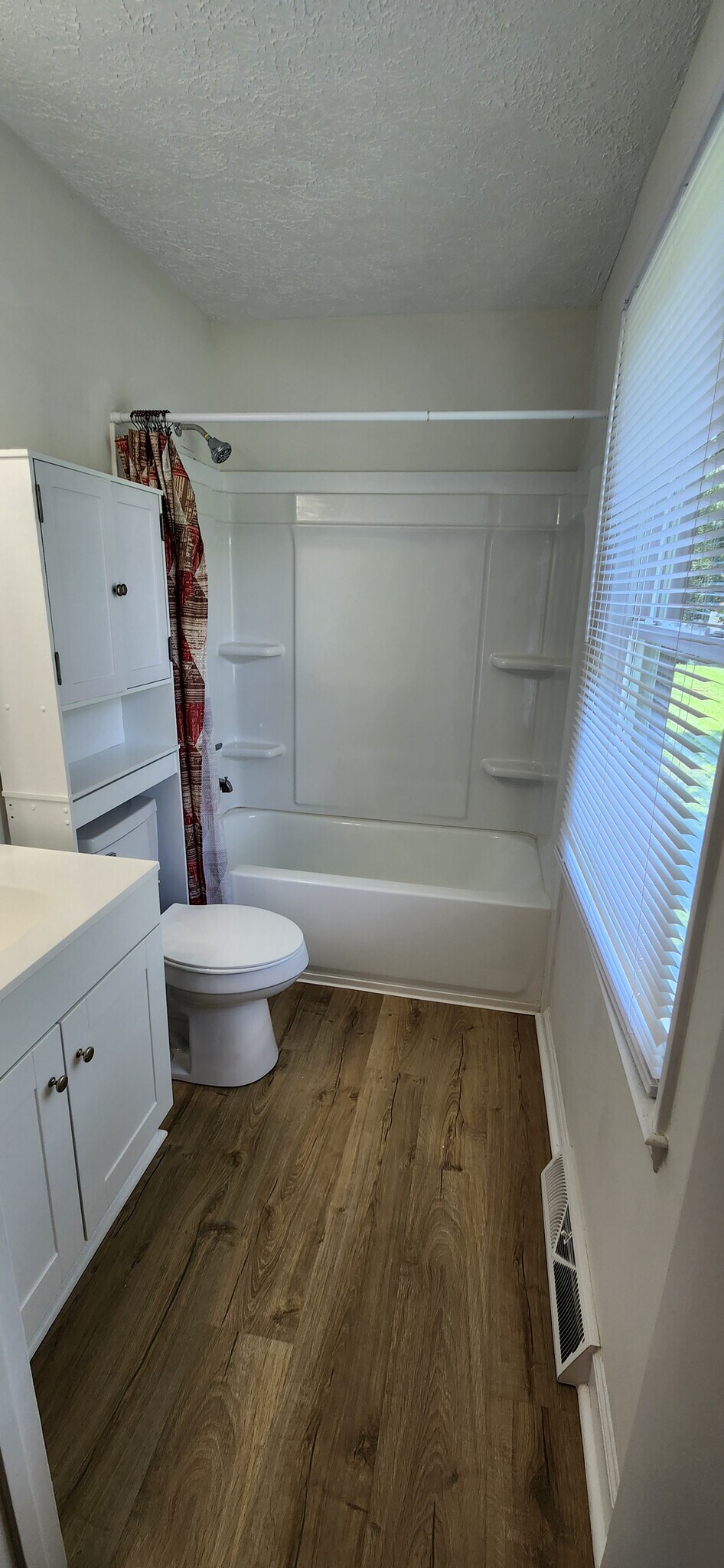 Primary Bath - 1704 Danbury Dr