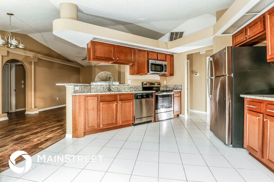 Building Photo - 3191 Deltona Blvd