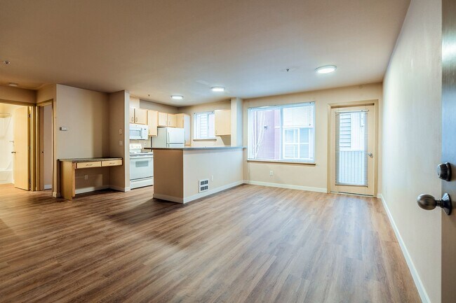 Interior Photo - Hillside 411