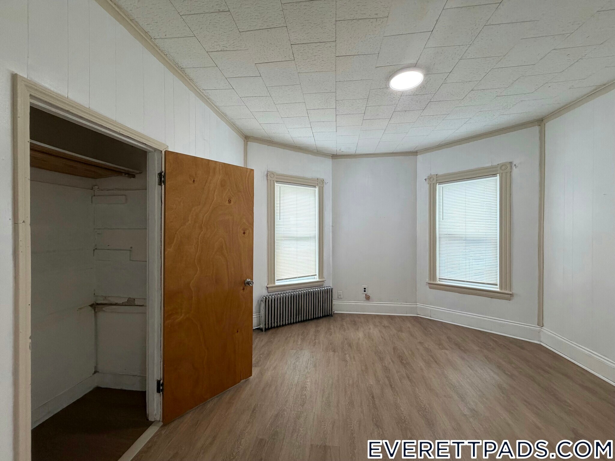 Building Photo - 44 School St