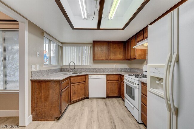 Building Photo - 6632 Wheelbarrow Peak Dr