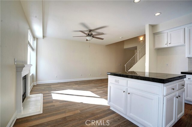 Building Photo - 7124 Farralone Ave
