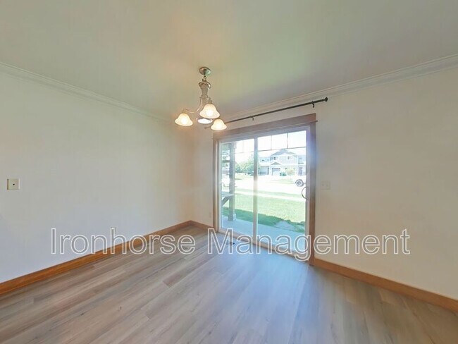 Building Photo - 5471 Glenellen Dr