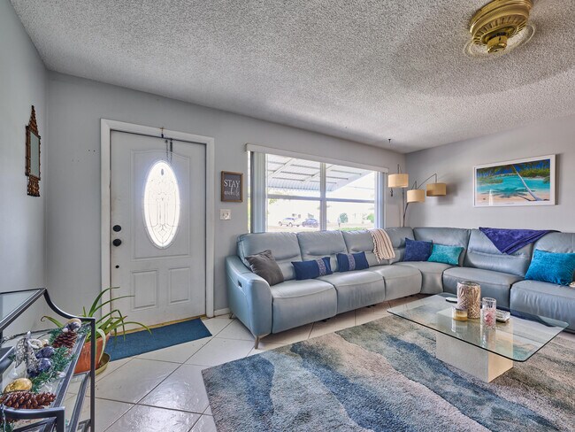 Building Photo - 519 SW 18th St