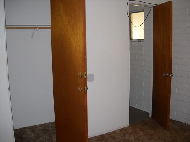 Building Photo - Cute House in Town