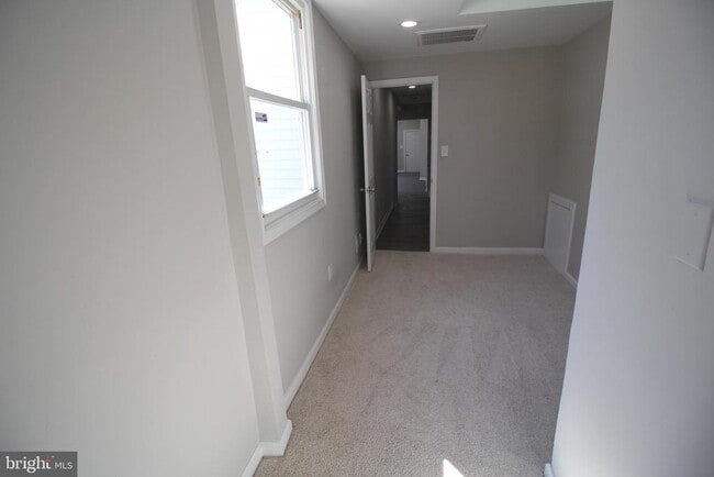 Building Photo - 5522 Addison Rd