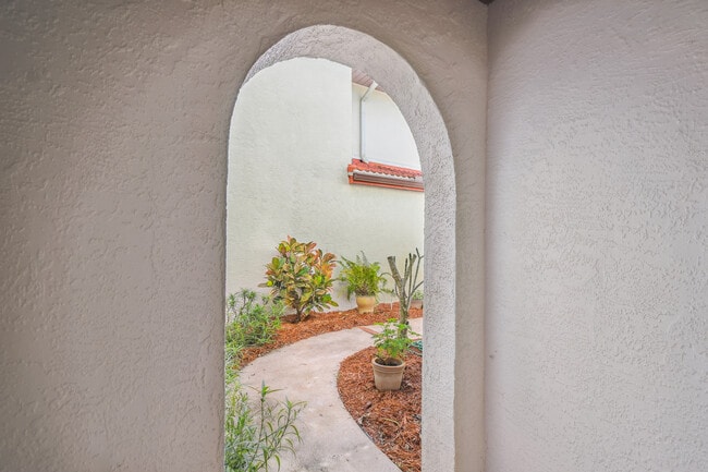 Building Photo - 2590 Sykes Creek Dr