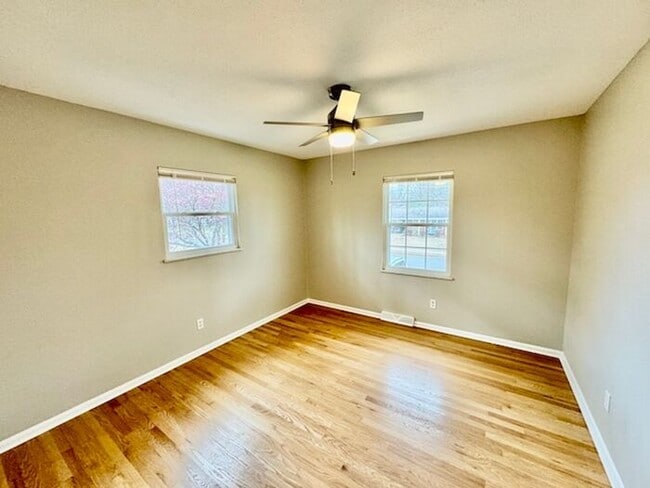 Building Photo - Great rental in South Huntsville near Redstone Arsenal Gate 1