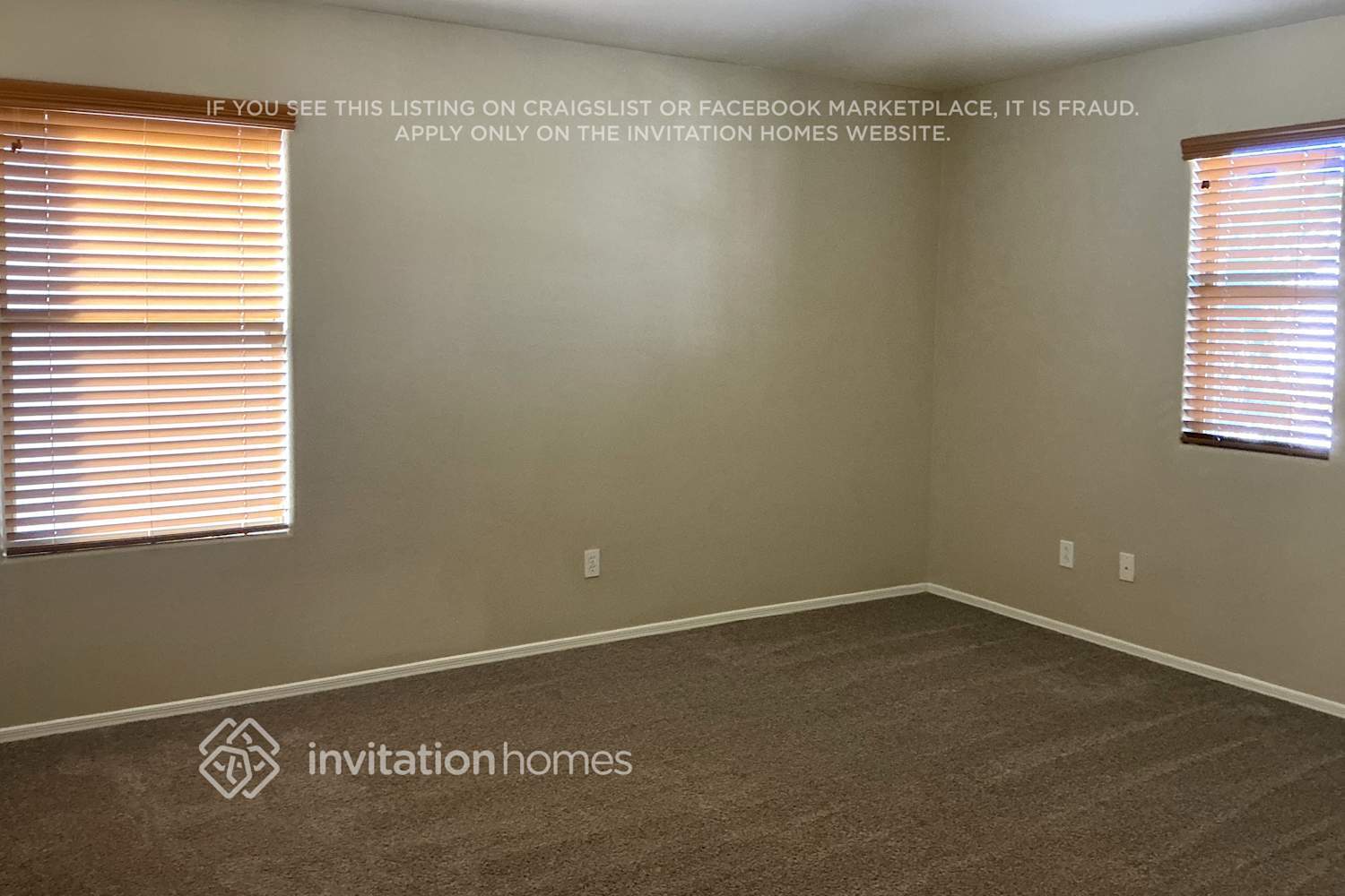 Building Photo - 5858 E Hoover Ave