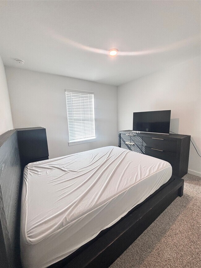 Building Photo - 1119 Fringed Bluestar Dr