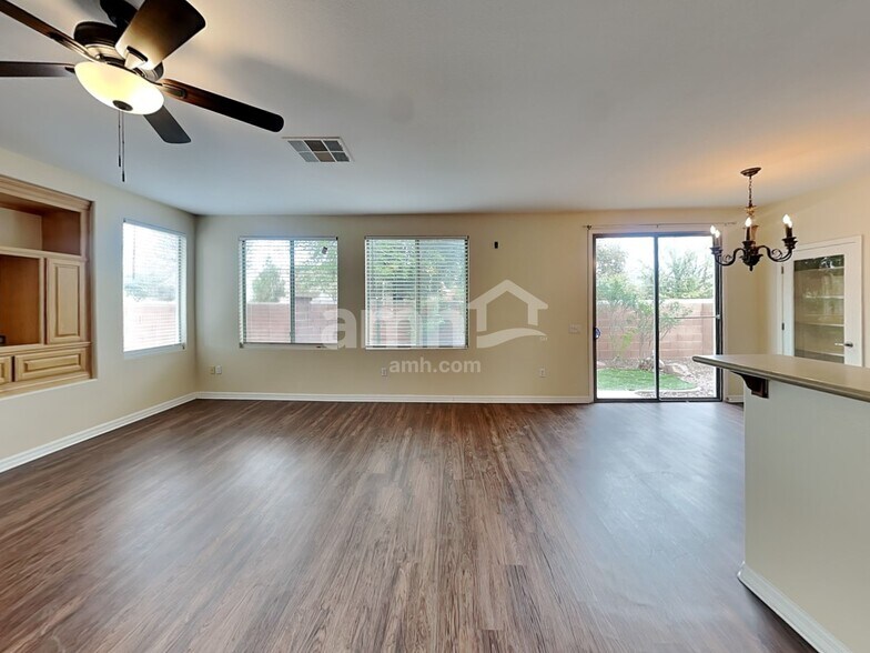 Building Photo - 136 Palatial Pines Ave