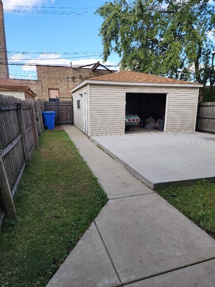 Building Photo - 4846 W Haddon Ave