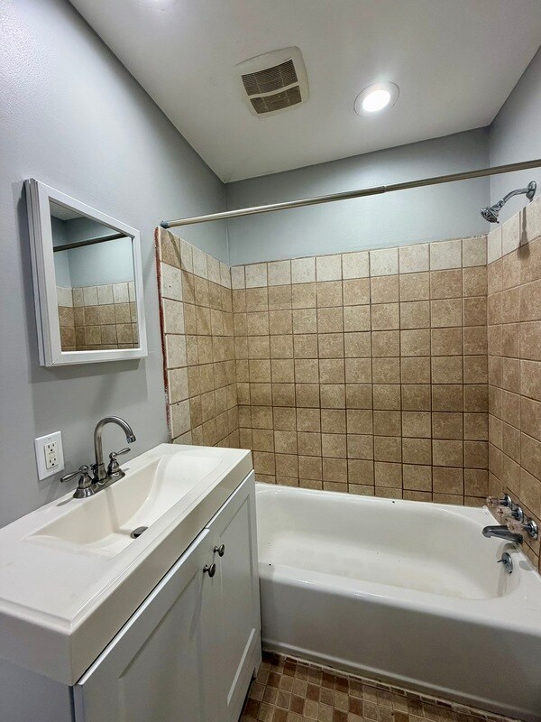 Building Photo - 12939 Devoe St