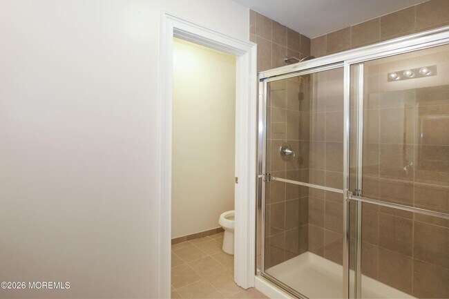 Building Photo - 10 Gonzalez Dr