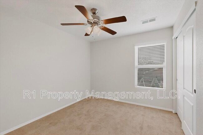 Building Photo - 2713 Violeta Cir SE