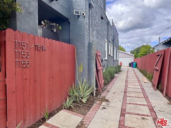 Building Photo - 1151 E 15th St