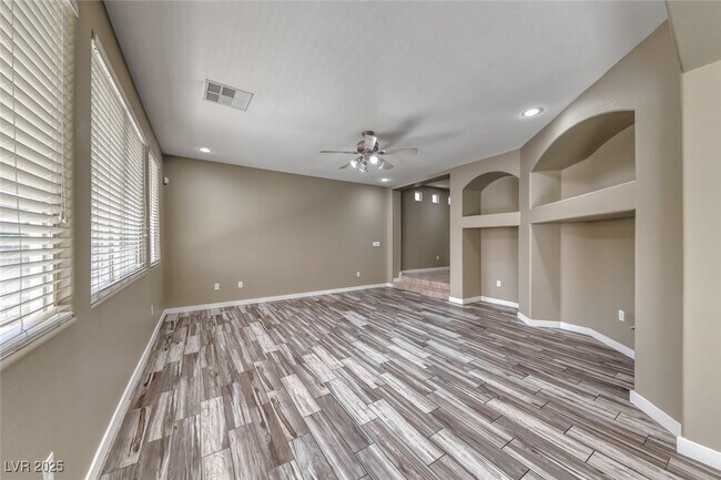 Building Photo - 7237 Twin Maples Ct
