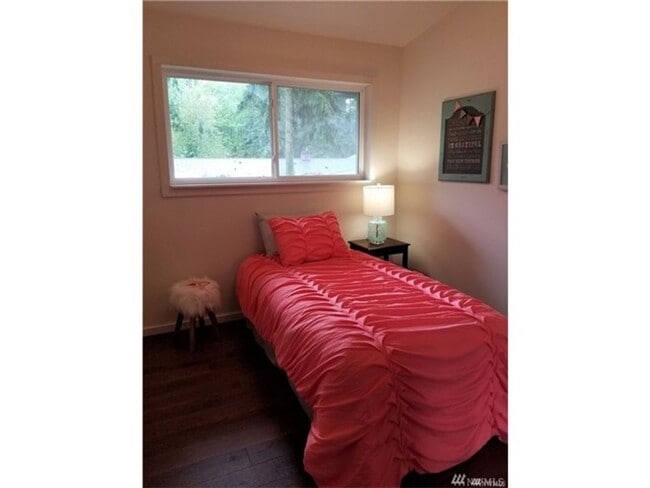Building Photo - Bellevue 4 bedroom Home in Newport Hills!