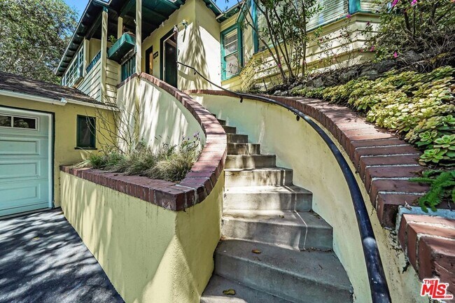 Building Photo - 7503 Willow Glen Rd