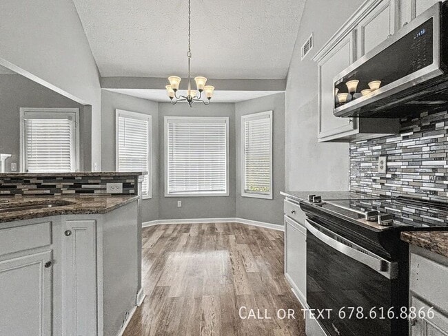 Building Photo - 80 Rivercrest Ln