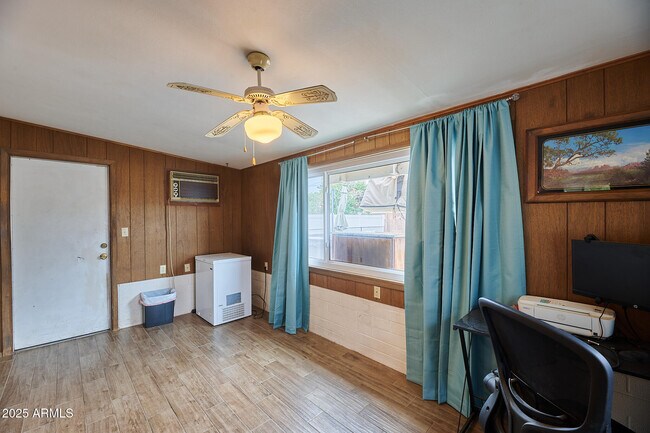 Building Photo - 5410 E University Dr