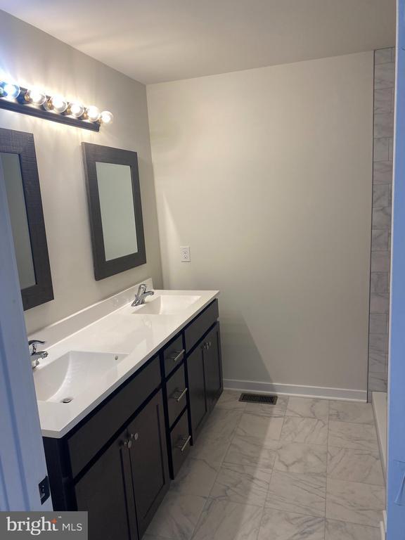 Building Photo - 3852 Ridge Pike