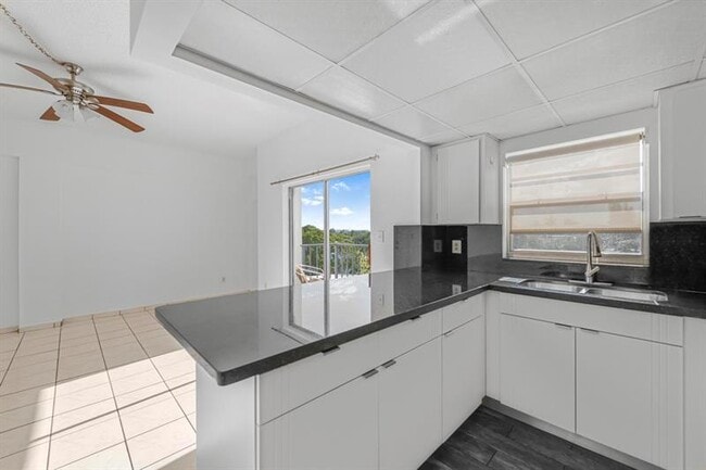 Building Photo - 1960 Marseille Dr