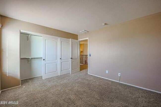 Building Photo - BEAUTIFUL SURPRISE HOME