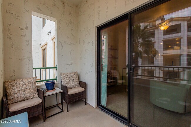 Building Photo - 2511 W Queen Creek Rd