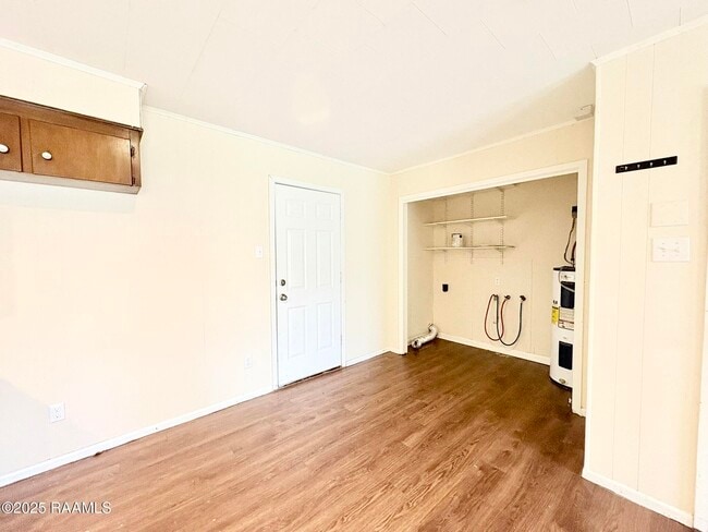 Building Photo - 120 Lindsey Cir