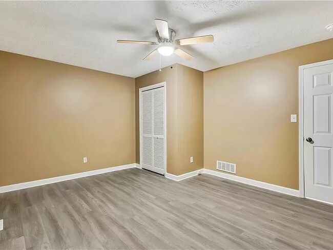 Building Photo - 3489 Mustang Dr