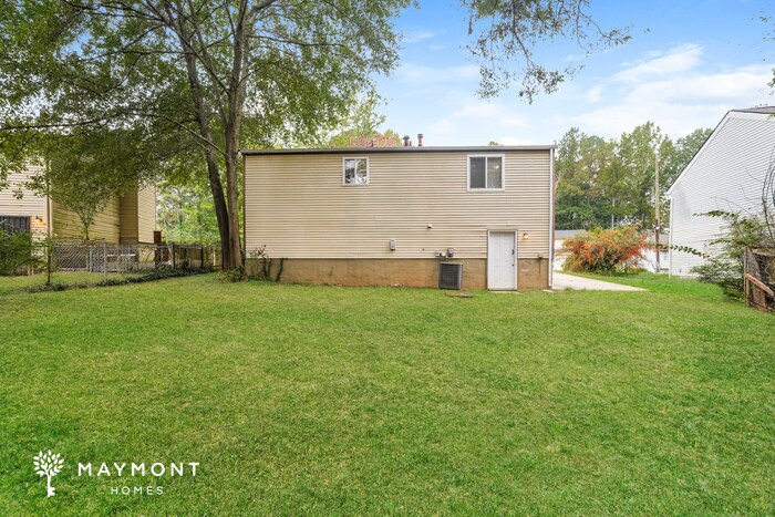 Building Photo - 2130 Scarbrough Dr