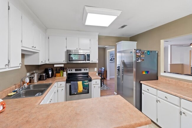 Building Photo - 115 Nancy Dr