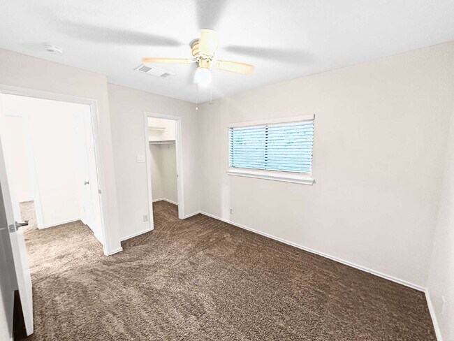 Building Photo - Cozy 2 Bedroom 2 Bath 1 Story Home