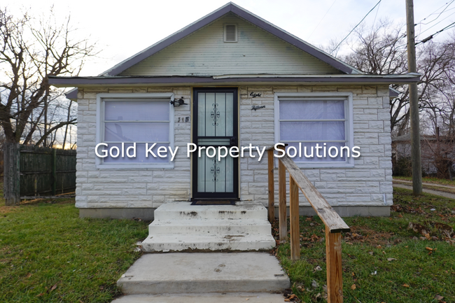 Primary Photo - Large 2 Bed 1 Bath Home For Rent In Muncie...