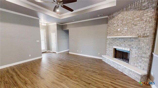 Building Photo - 809 Holliday Dr