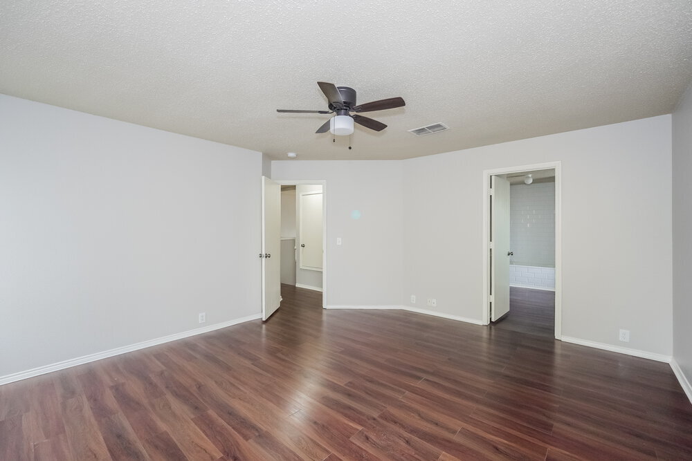 Building Photo - 1028 Springcreek Dr