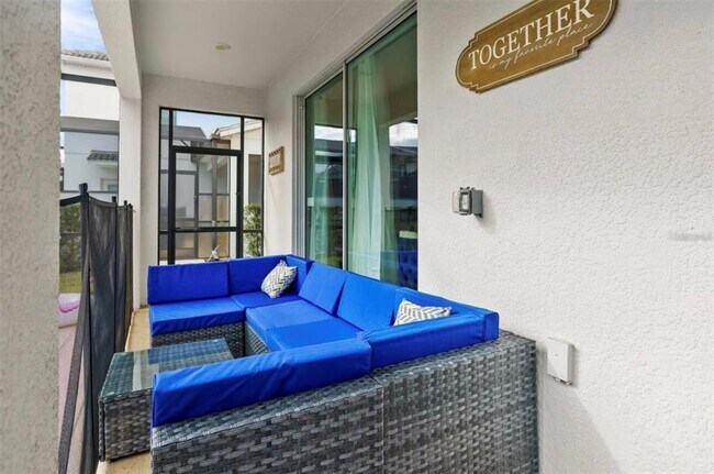 Building Photo - 4700 Sleepy Hollow Dr