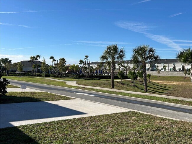 Building Photo - 718 Overpool Ave