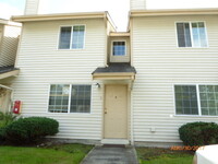 Building Photo - 1 Bed 1.5 Bath 2 Story Townhome in Hampton...