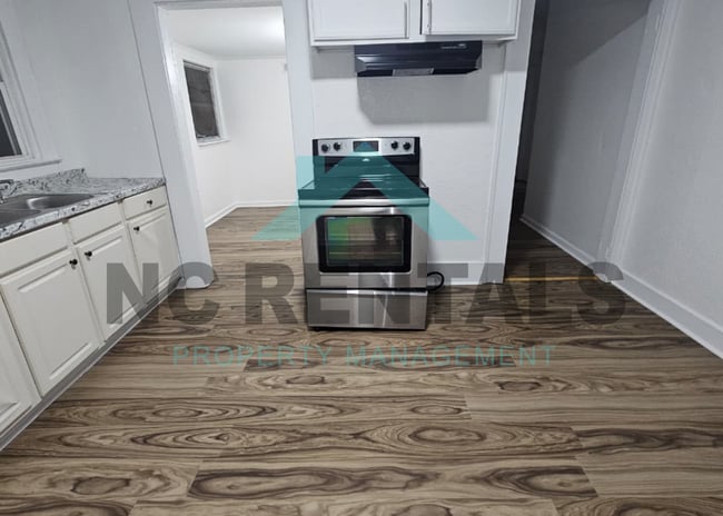 Building Photo - 124 Depot St