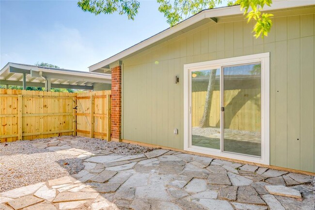 Building Photo - 3304 Dolphin Cove