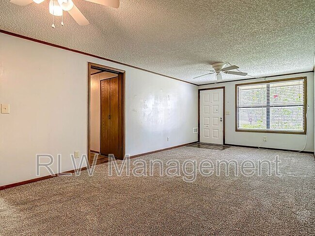 Building Photo - 611 Mt Homer Rd