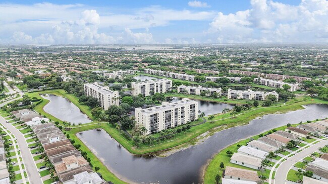 Building Photo - 7260 Kinghurst Dr