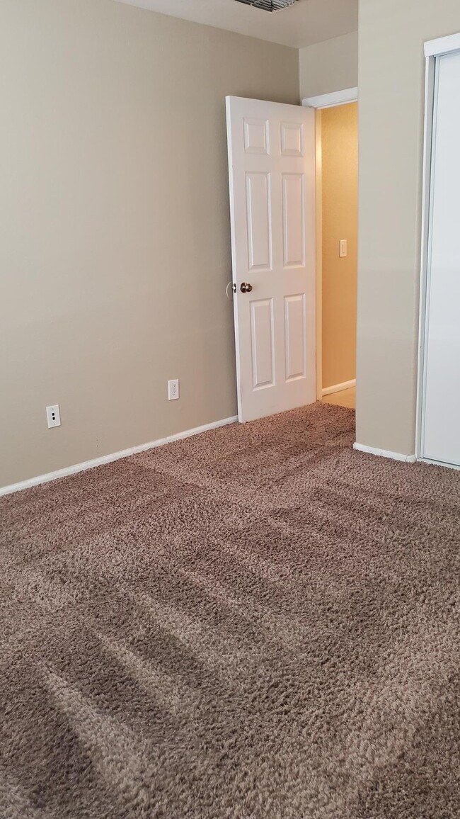 Building Photo - 10970 W Sheridan St