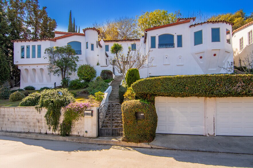 Building Photo - 3702 Arbolada Rd