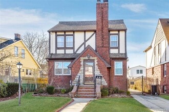 Building Photo - 71 Davis St