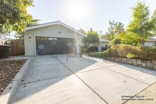Building Photo - 416 Claydon Way