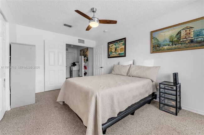 Building Photo - 2245 SE 25th Ave